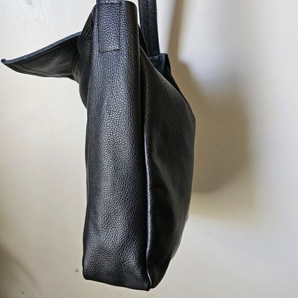 EUC LIKE NEW FOKS FORM BLACK SOFT GENUINE LEATHER TOTE LARGE - Picture 6 of 16